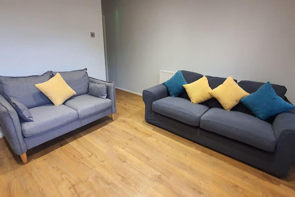 Contractors-City Centre-Parking-Sleeps 9 -Smart Tv, 2 Bathrooms! Coventry Eksteriør billede