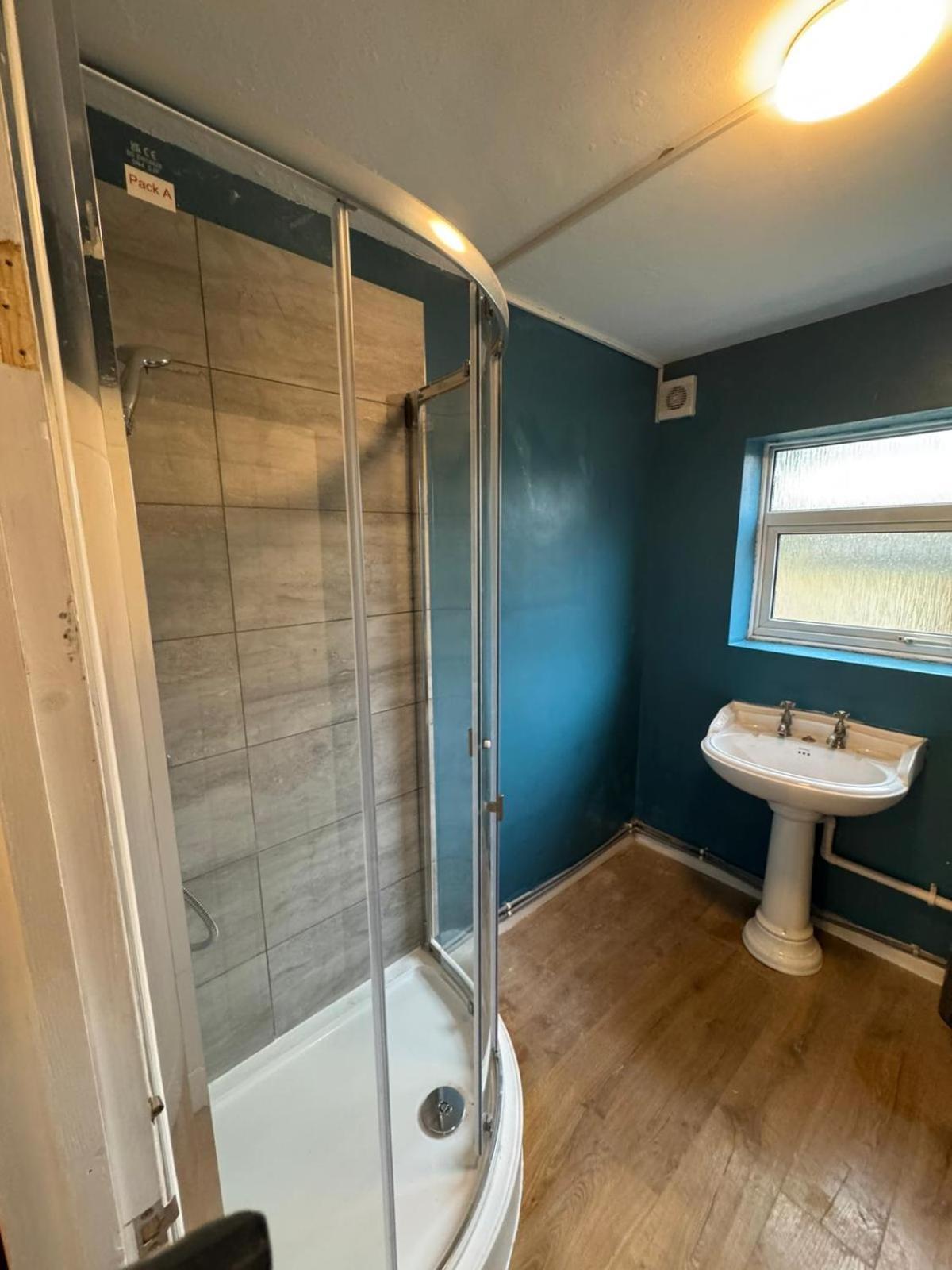 Contractors-City Centre-Parking-Sleeps 9 -Smart Tv, 2 Bathrooms! Coventry Eksteriør billede